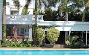 Blog Pool area Jehan Numa Hotel Bhopal India 3