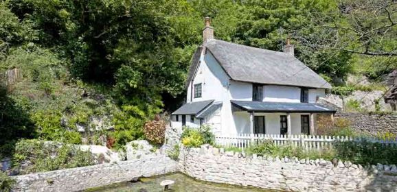 Life for the living in Lulworth